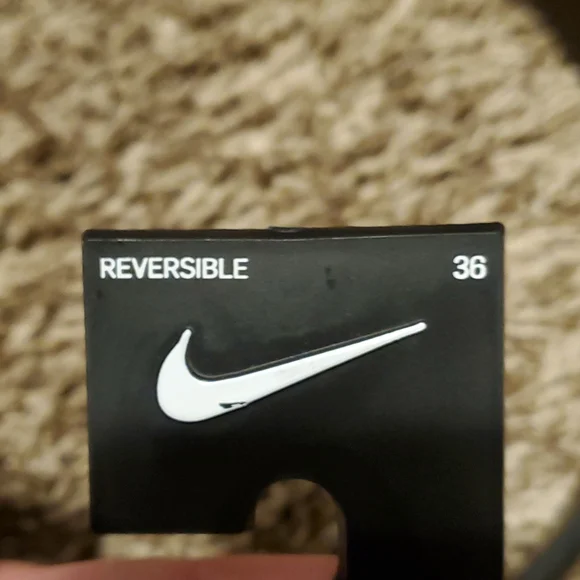 Brand new reversible Nike belt - Picture 4 of 7